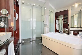 Davinci Hotel And Suites On Nelson Mandela Square