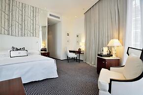 Davinci Hotel And Suites On Nelson Mandela Square