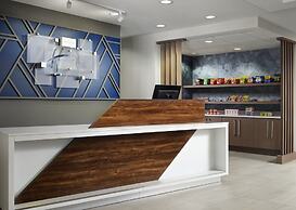 Holiday Inn Express Hotel & Suites Peru - Lasalle Area by IHG