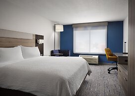 Holiday Inn Express Hotel & Suites Peru - Lasalle Area by IHG