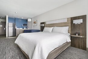 Holiday Inn Express Hotel & Suites Peru - Lasalle Area by IHG
