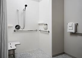 Holiday Inn Express Hotel & Suites Peru - Lasalle Area by IHG
