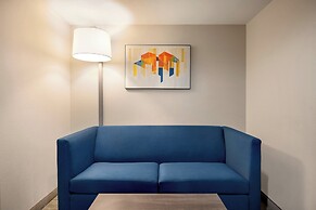 Holiday Inn Express Hotel & Suites Fredericksburg by IHG