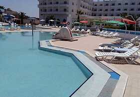 Chiraz Club - Families Only