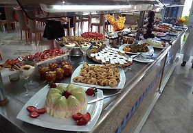 Chiraz Club - Families Only