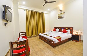 Hotel Laxmi Niwas