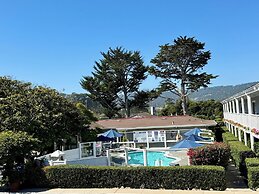 Monterey Bay Lodge