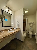 Monterey Bay Lodge