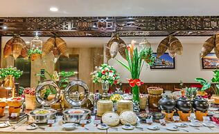 Happy Life Grand Hotel & Sky Bar