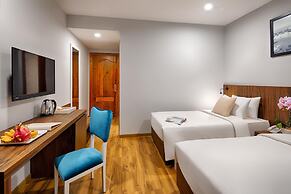 Happy Life Grand Hotel & Sky Bar