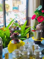 Happy Life Grand Hotel & Sky Bar