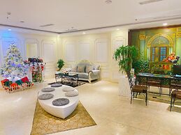 Happy Life Grand Hotel & Sky Bar