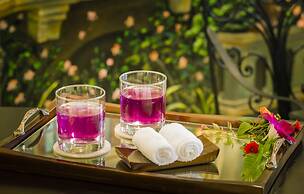 Happy Life Grand Hotel & Sky Bar