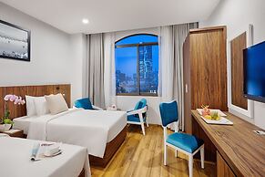 Happy Life Grand Hotel & Sky Bar