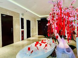 Happy Life Grand Hotel & Sky Bar