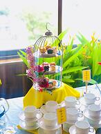 Happy Life Grand Hotel & Sky Bar