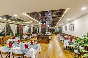 Happy Life Grand Hotel & Sky Bar