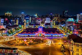 Happy Life Grand Hotel & Sky Bar