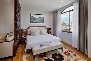 Happy Life Grand Hotel & Sky Bar