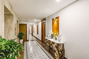 Happy Life Grand Hotel & Sky Bar