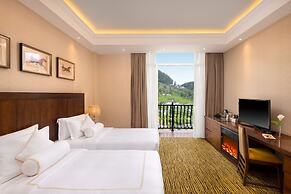 The Golden Ridge Hotel