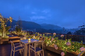 The Golden Ridge Hotel
