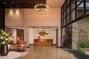 The Golden Ridge Hotel