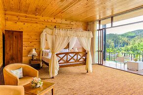 The Golden Ridge Hotel