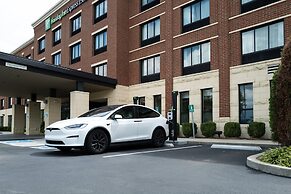 Holiday Inn Express & Suites Franklin - Berry Farms by IHG