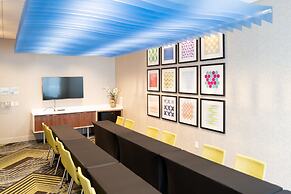 Holiday Inn Express & Suites Franklin - Berry Farms by IHG