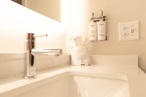 Holiday Inn Express & Suites Franklin - Berry Farms by IHG