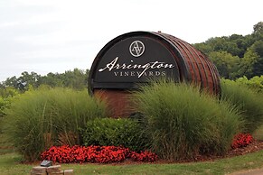 Holiday Inn Express & Suites Franklin - Berry Farms by IHG