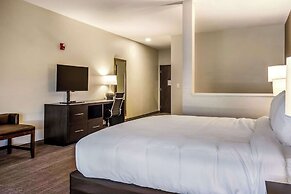 Comfort Suites Brunswick - Clevelend Southwest