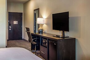 Comfort Suites Brunswick - Clevelend Southwest