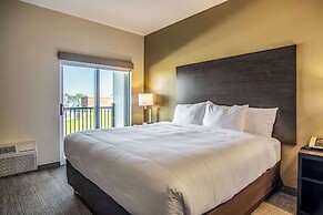 Comfort Suites Brunswick - Clevelend Southwest
