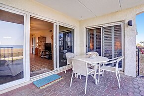 Atlantic Ocean View Condo, Easy Access to the Pool and Beach by RedAwn