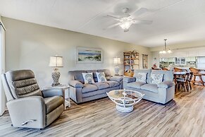 Atlantic Ocean View Condo, Easy Access to the Pool and Beach by RedAwn