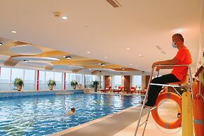 Hangzhou Haiwaihai Crown Hotel