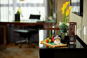 Hangzhou Haiwaihai Crown Hotel