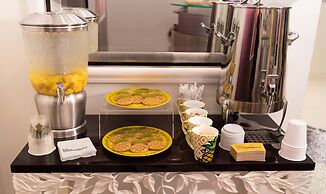 Staypineapple, An Artful Hotel, Midtown