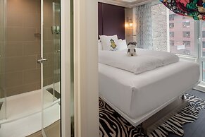 Staypineapple, An Artful Hotel, Midtown