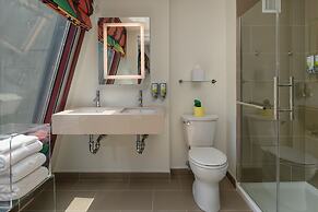 Staypineapple, An Artful Hotel, Midtown