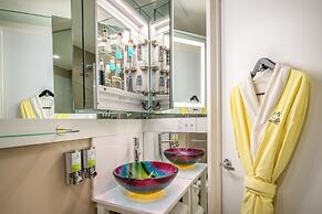 Staypineapple, An Artful Hotel, Midtown