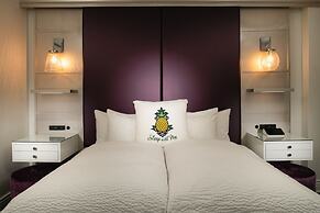 Staypineapple, An Artful Hotel, Midtown