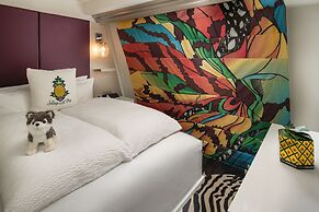 Staypineapple, An Artful Hotel, Midtown