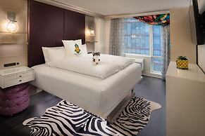 Staypineapple, An Artful Hotel, Midtown