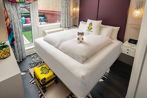 Staypineapple, An Artful Hotel, Midtown