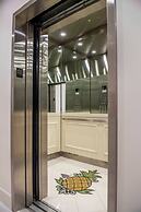 Staypineapple, An Artful Hotel, Midtown