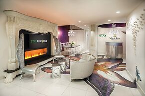 Staypineapple, An Artful Hotel, Midtown