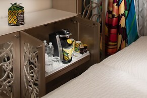 Staypineapple, An Artful Hotel, Midtown